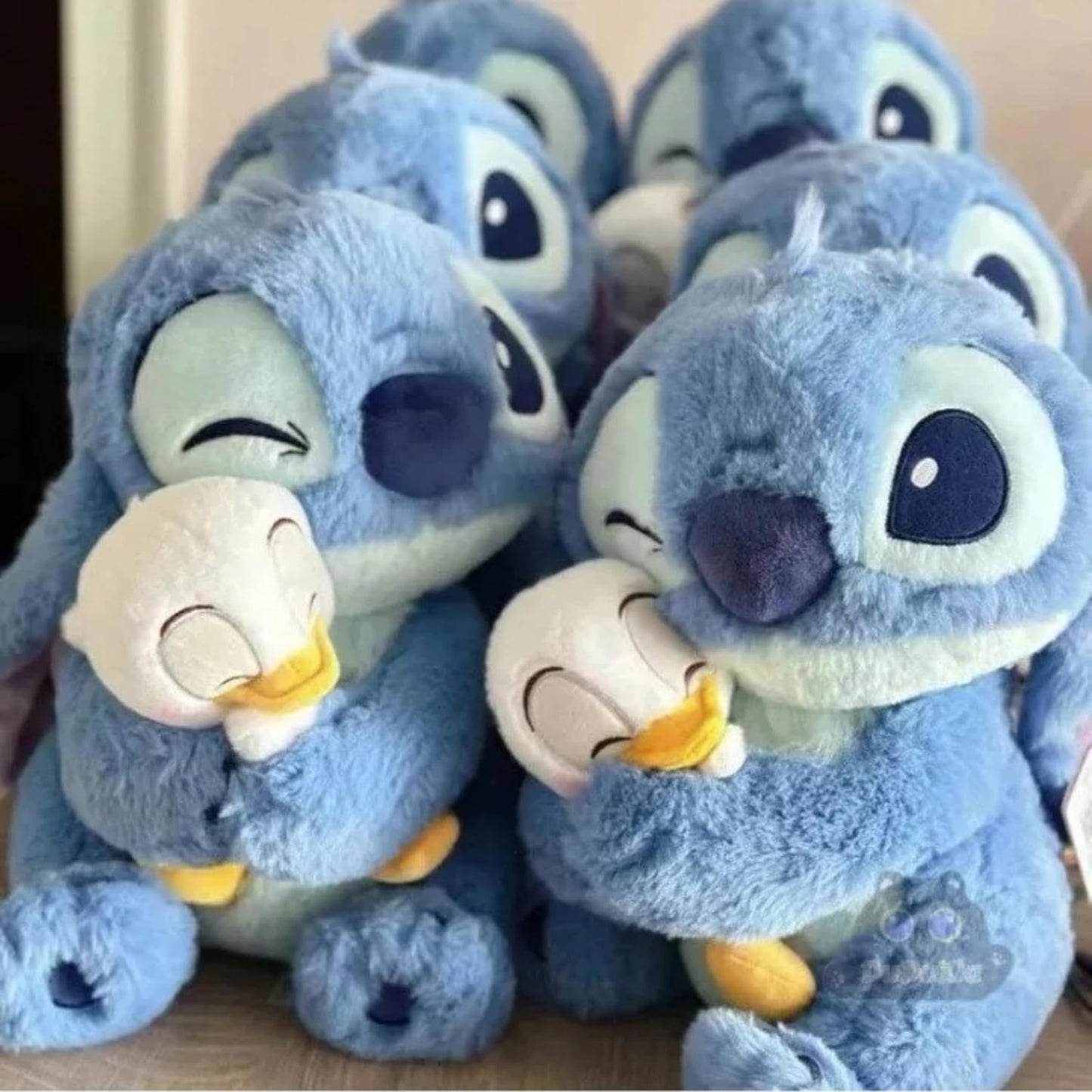 Fluffies™ Stitch Hugging Duck