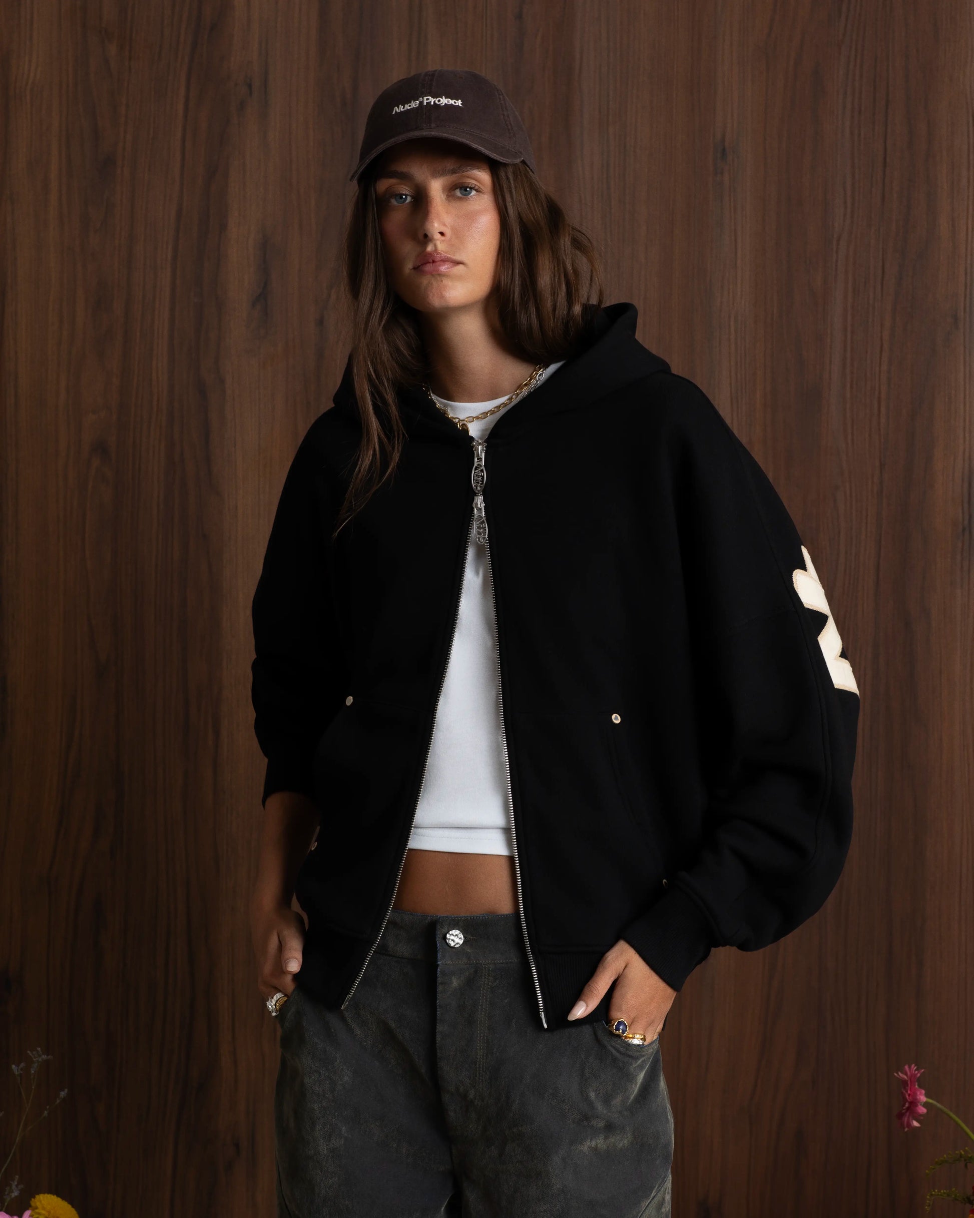 WOMAN [Model is 1.82 m / 5’11" wearing size M]